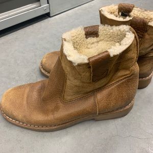 Roots Shorty Boot Tribe